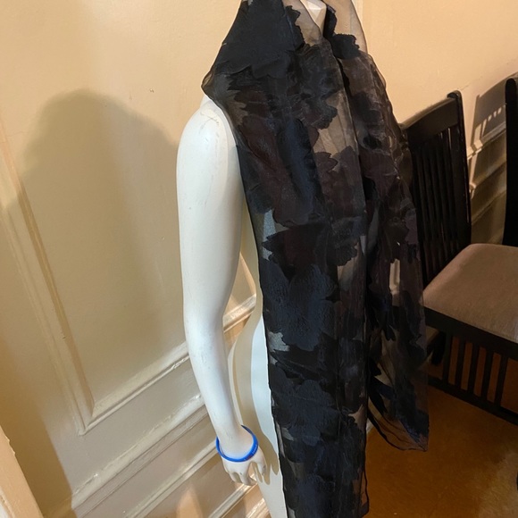Transparent Scarf (Flowers) - Picture 4 of 4